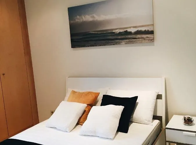 New Center 1 Min Walk Beach/river/casino!!! Apartment