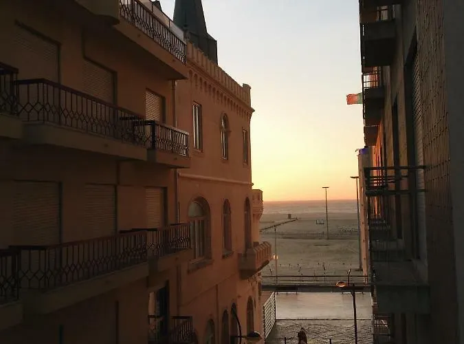 New Center 1 Min Walk Beach/river/casino!!! Apartment *