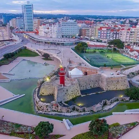 New Center 1 Min Walk Beach/river/casino!!! * Figueira da Foz