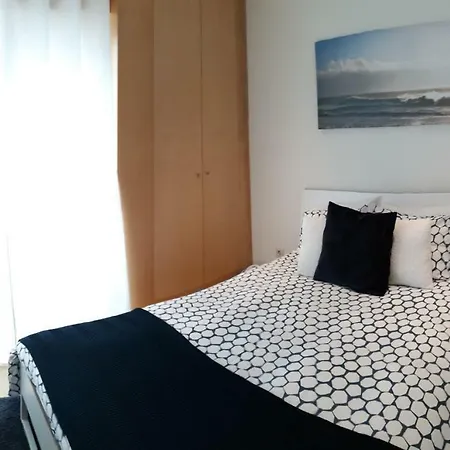 New Center 1 Min Walk Beach/river/casino!!! Apartment