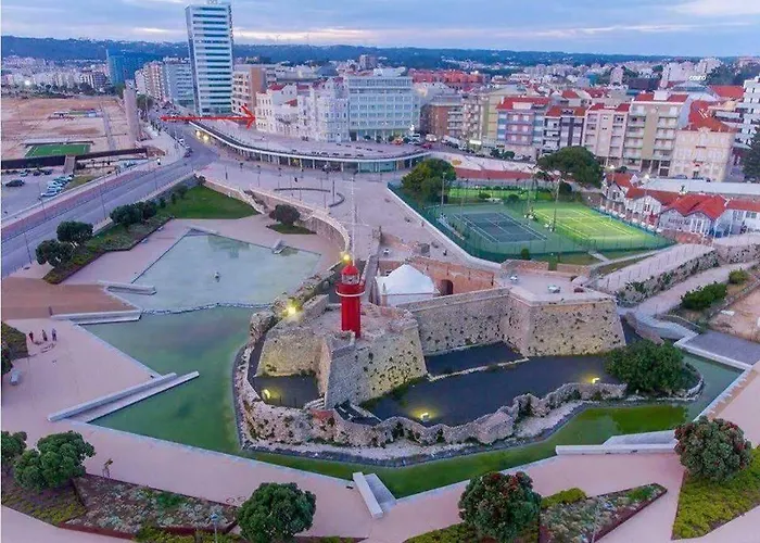 New Center 1 Min Walk Beach/river/casino!!! * Фигейра-да-Фош