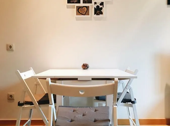 Апартаменты New Center 1 Min Walk Beach/river/casino!!!